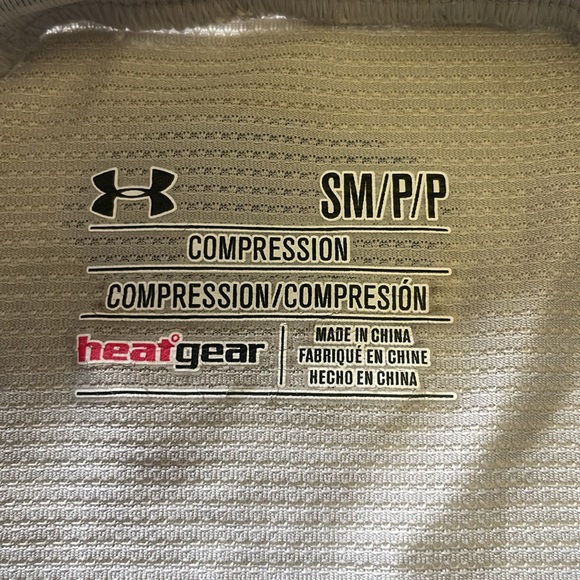 Under Armour Heat Gear compression shirt - Picture 3 of 6